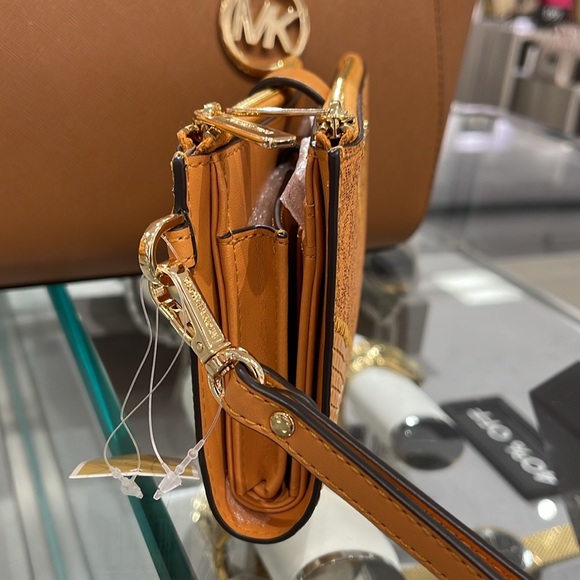 MICHAEL KORS JST LG DOUBLE ZIP WRISTLET WALLET PHONE HOLDER 
CIDER
NWT - Picture 3 of 16